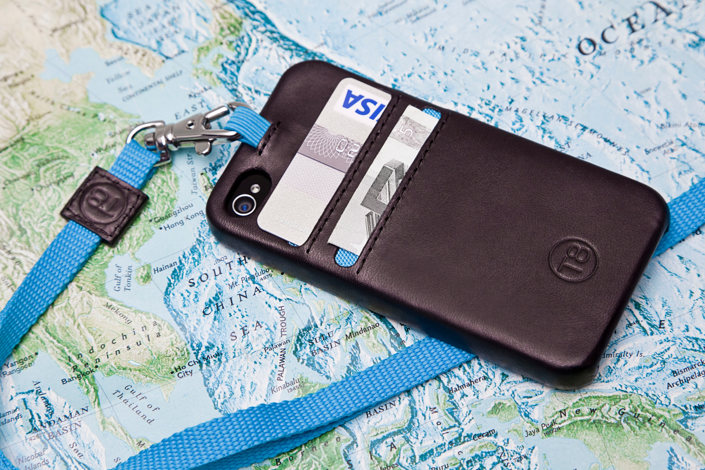 The T8 STORM iPhone 4S wallet case