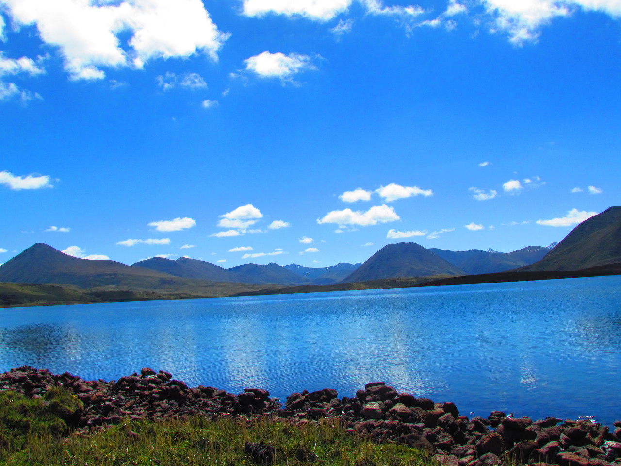 Yamdrok Lake