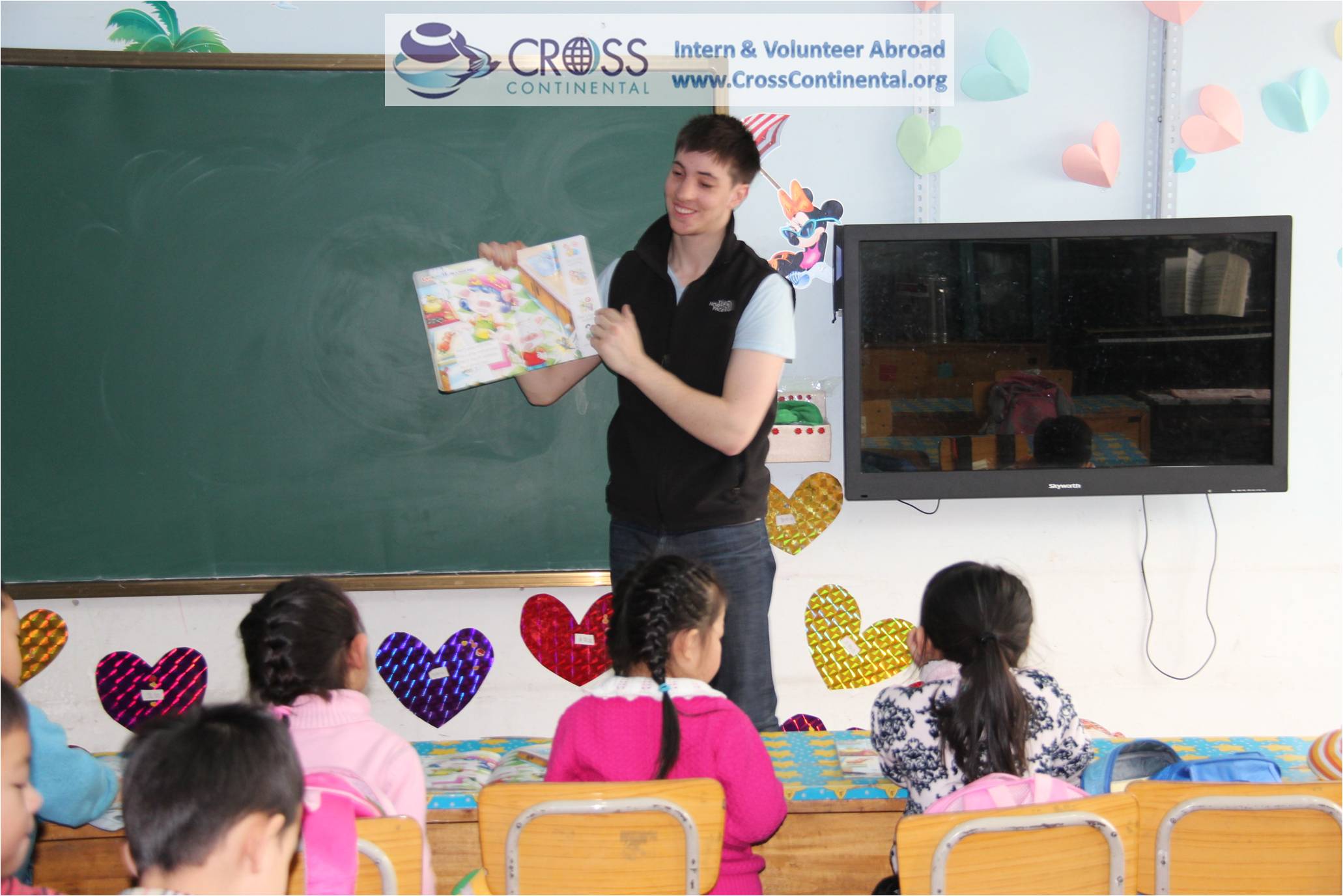 Volunteer Abroad During Chinese New Year to Teach English to Children in China, Asia