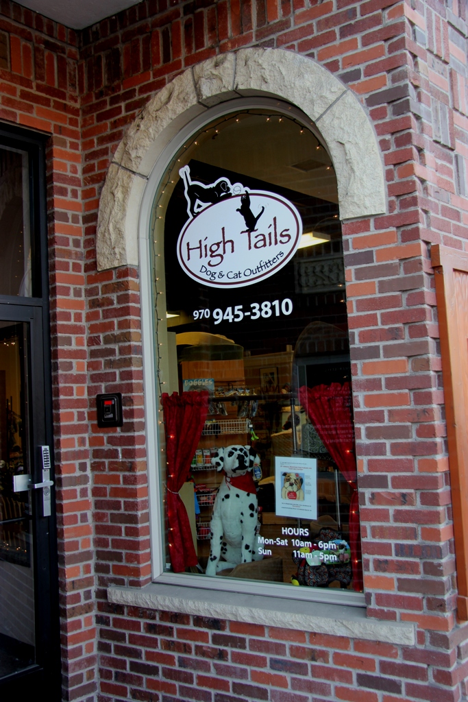 High Tails, an outfitter for cats and dogs, offers services and products for travelers with pets