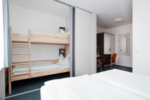 multi-bed room at DJH City-Hostel Cologne-Deutz
