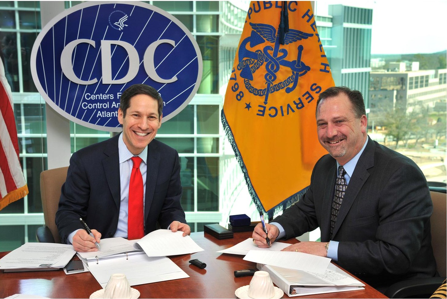 Dr. Tom Frieden, CDC Director, and Mr. Kenneth Myers, DTRA/SCC-WMD Director, Department of Defense, sign the Memorandum of Agreement between CDC and DTRA/SCC-WMD, Department of Defense. (Photo: CDC)