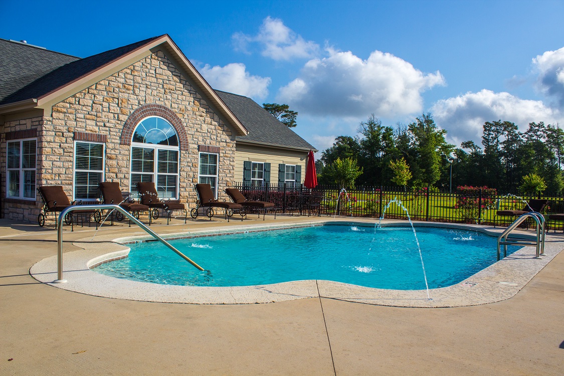 Community amenities include outdoor pool, on-site fitness center, clubhouse, exterior maintenance and more.