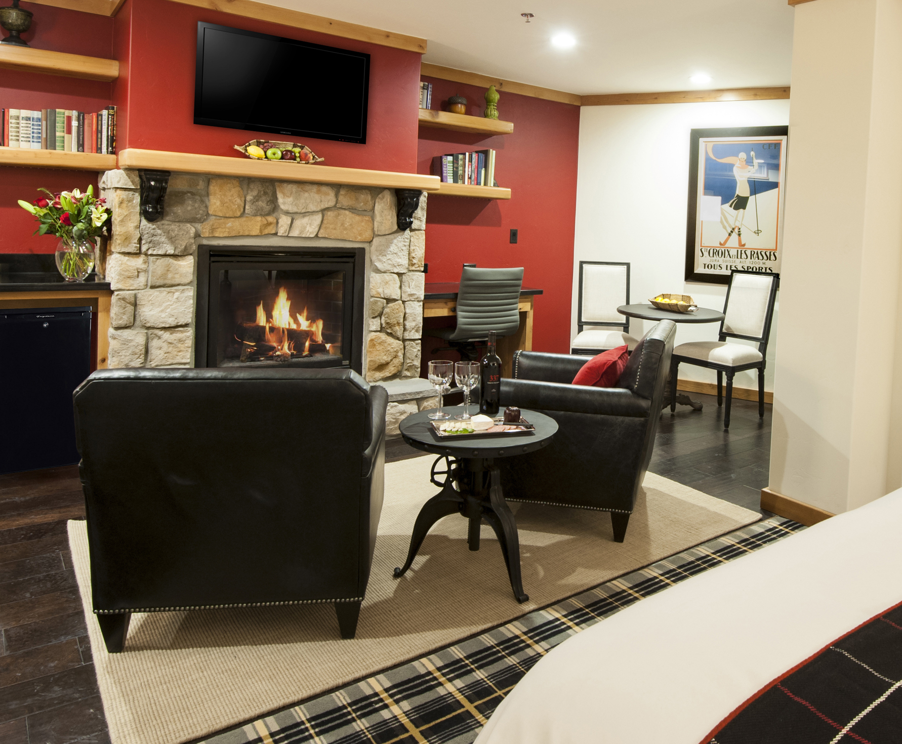 The Soft Landing ski package at The Landing Resort & Spa includes two nights in a Deluxe King Fireplace room © The Landing Resort & Spa