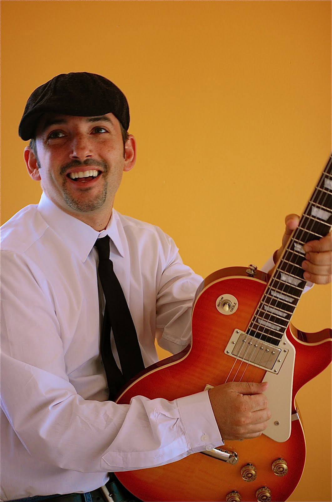 Contemporary jazz guitarist and his band appears at the NJ Spring Wine Festival, Friday May 9 at the Hilton Short Hills.