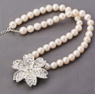 Fashion 9-9.5mm A Grade White Freshwater Pearl Beaded Necklace With Rhinestone Flower Pendant