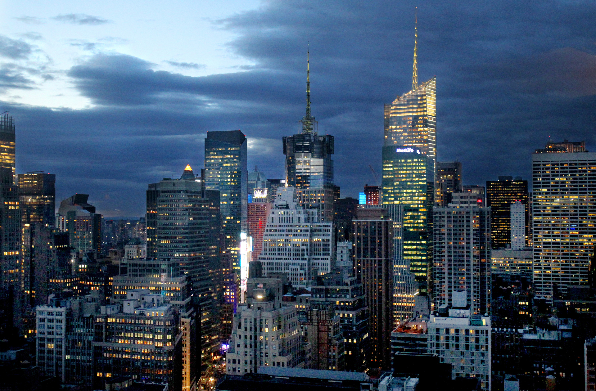 The Night View of Times Square from Gaonnuri