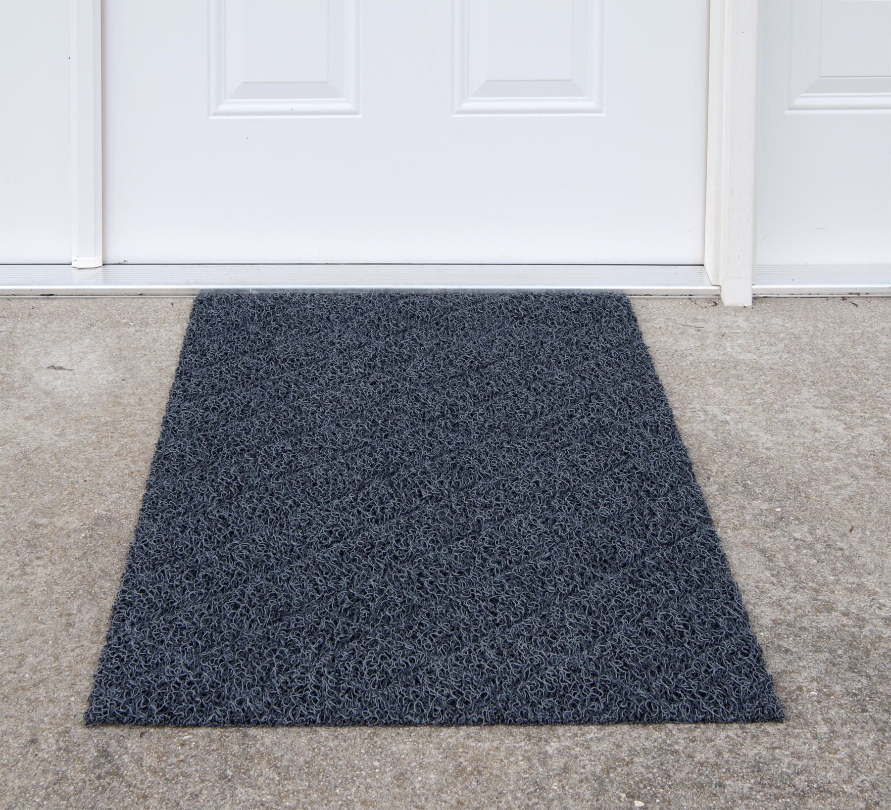 ViSpa All Season Outdoor Floor Mats are slip-resistant scraper mats that stop dirt, moisture, salt and calcium from entering your home or building