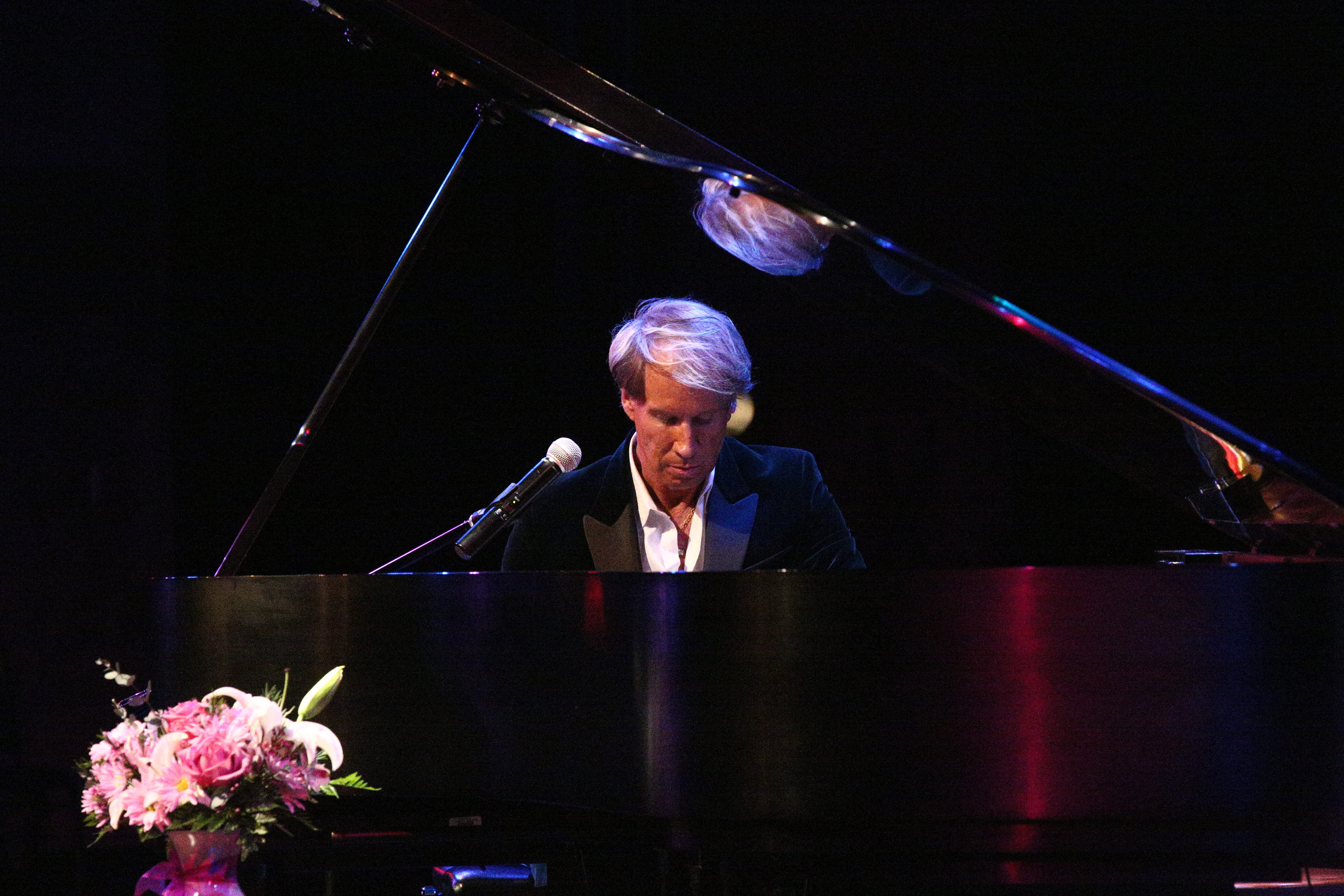 Danny Wright in concert, 2013