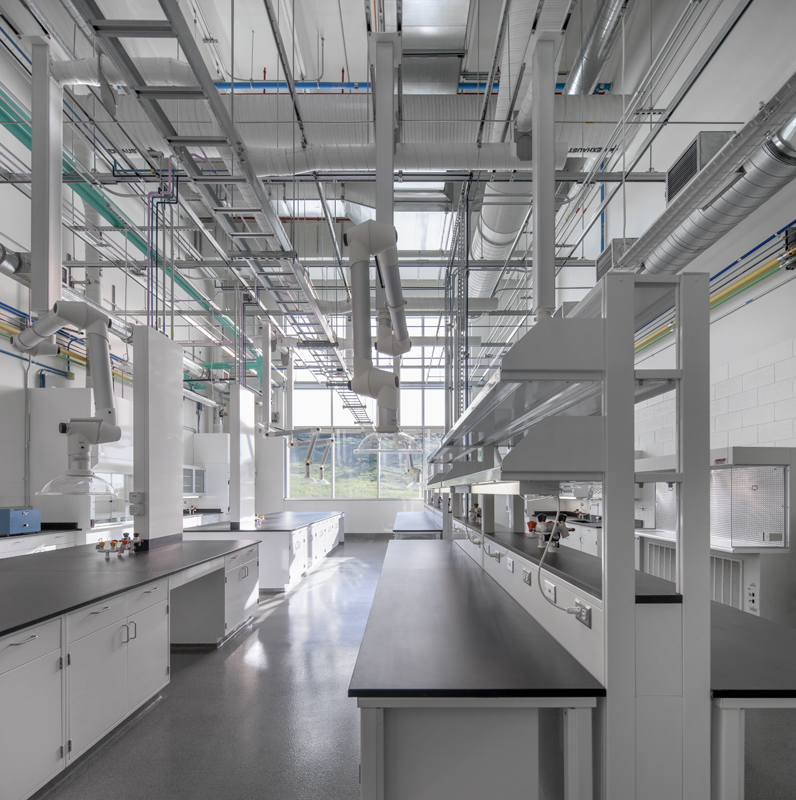 Hamilton Scientific is recipient for the R&D Magazine Laboratory of the Year Award for their furnished casework and fume hoods in the National Renewable Energy Laboratory in Golden, Colorado
