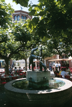 Carthweel Fountain in the Düsseldorf’s historic Old Town