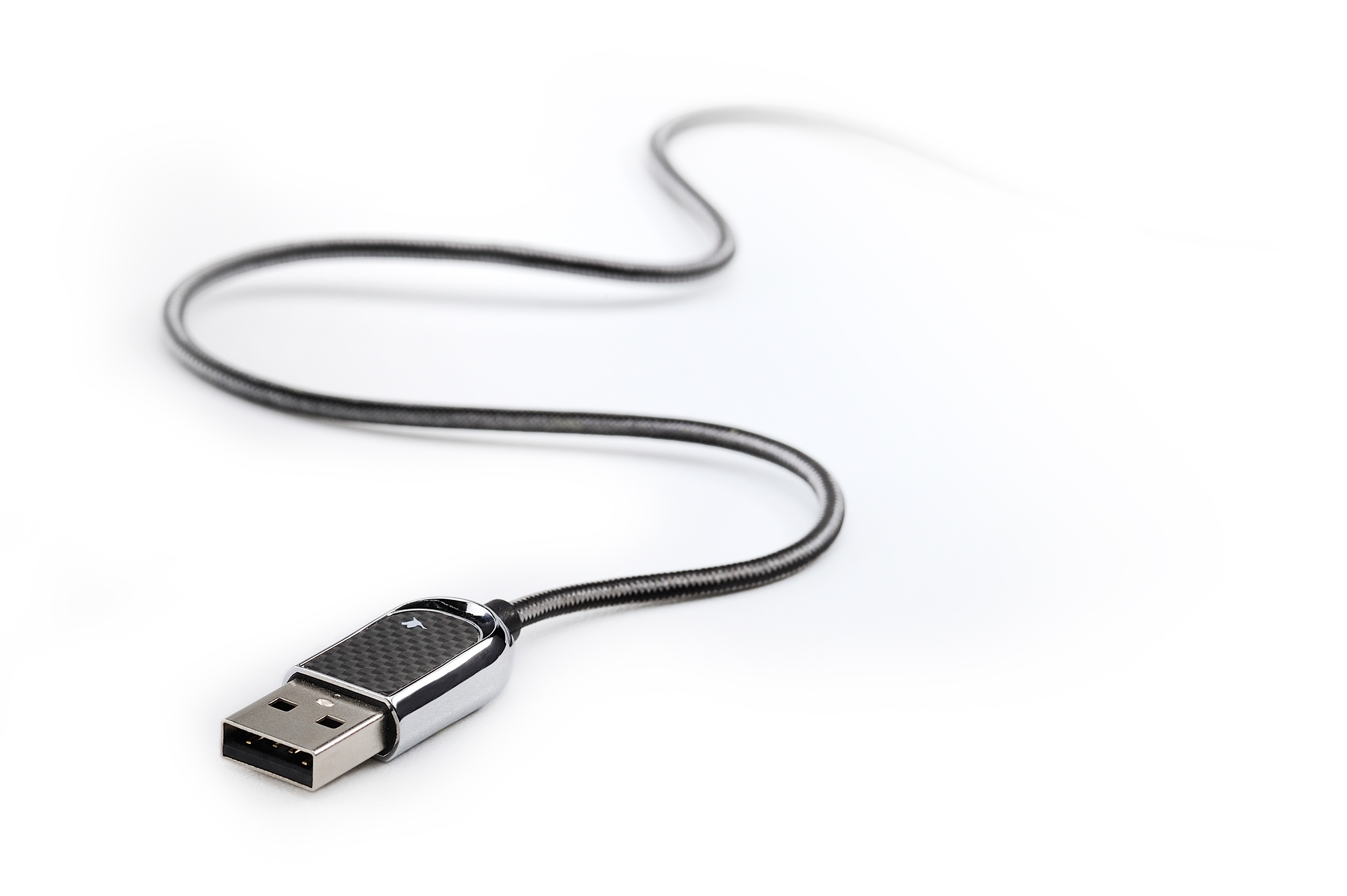 monCarbone Cobra USB Cable (1)