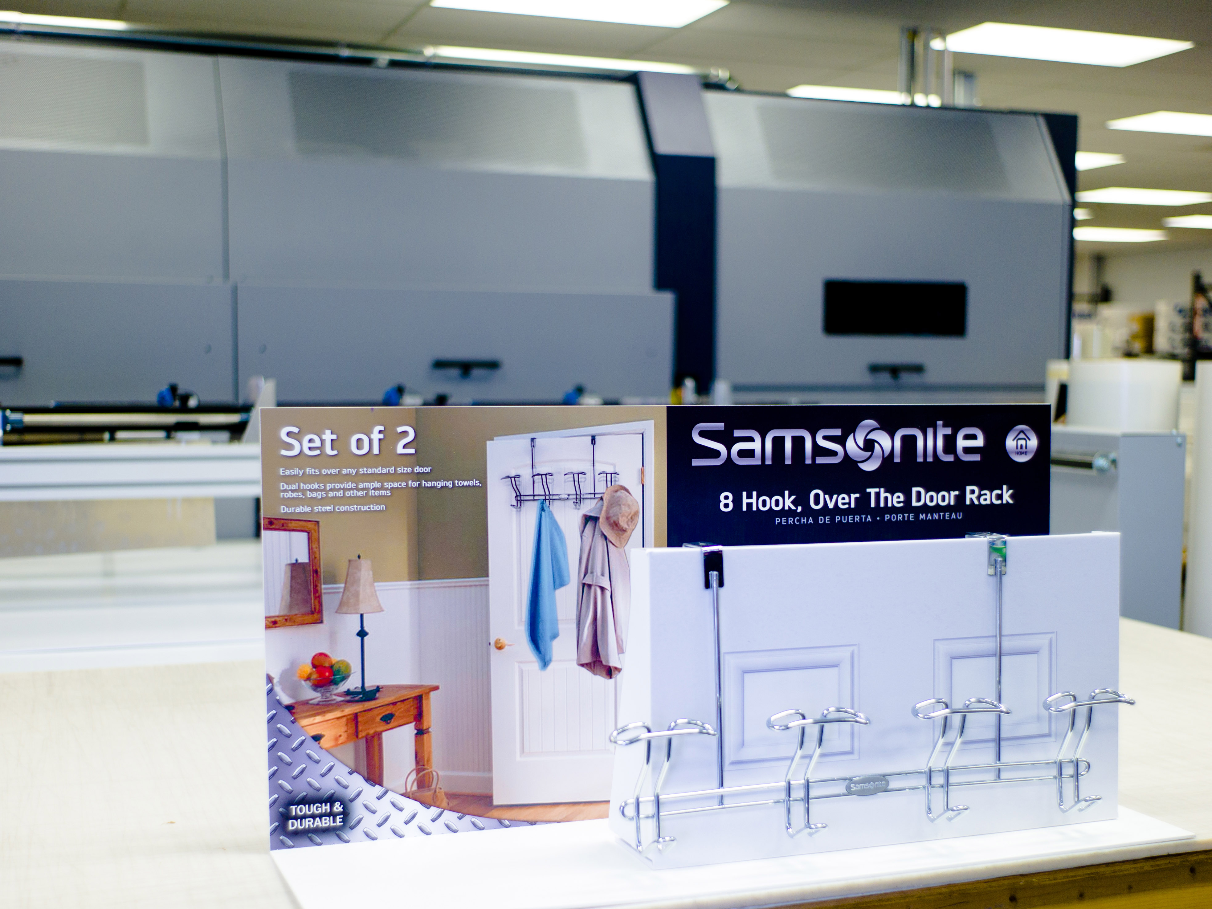 2XL Imaging recently created an effective Samsonite retail display with Vycom's Celtec PVC material.