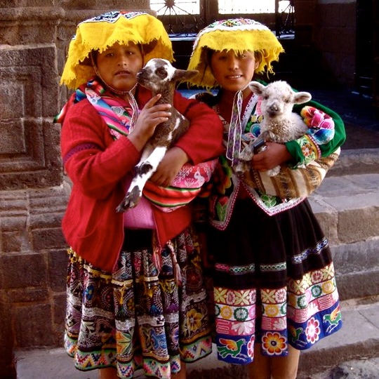 Quechua girls Cusco Market
