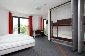 multi-bed room