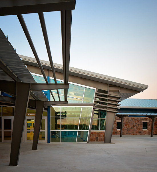 At Somerset Middle School in Bexar County, TX, insulated composite metal-wall panels were used for substantial cost savings for the District while providing a durable energy-efficient exterior wall.