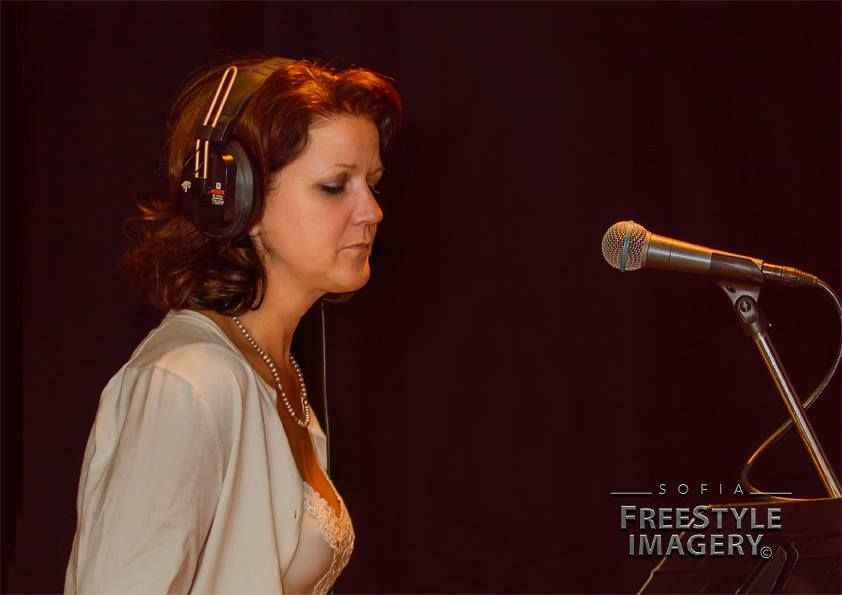 Singer, Songwriter Rändi Fay