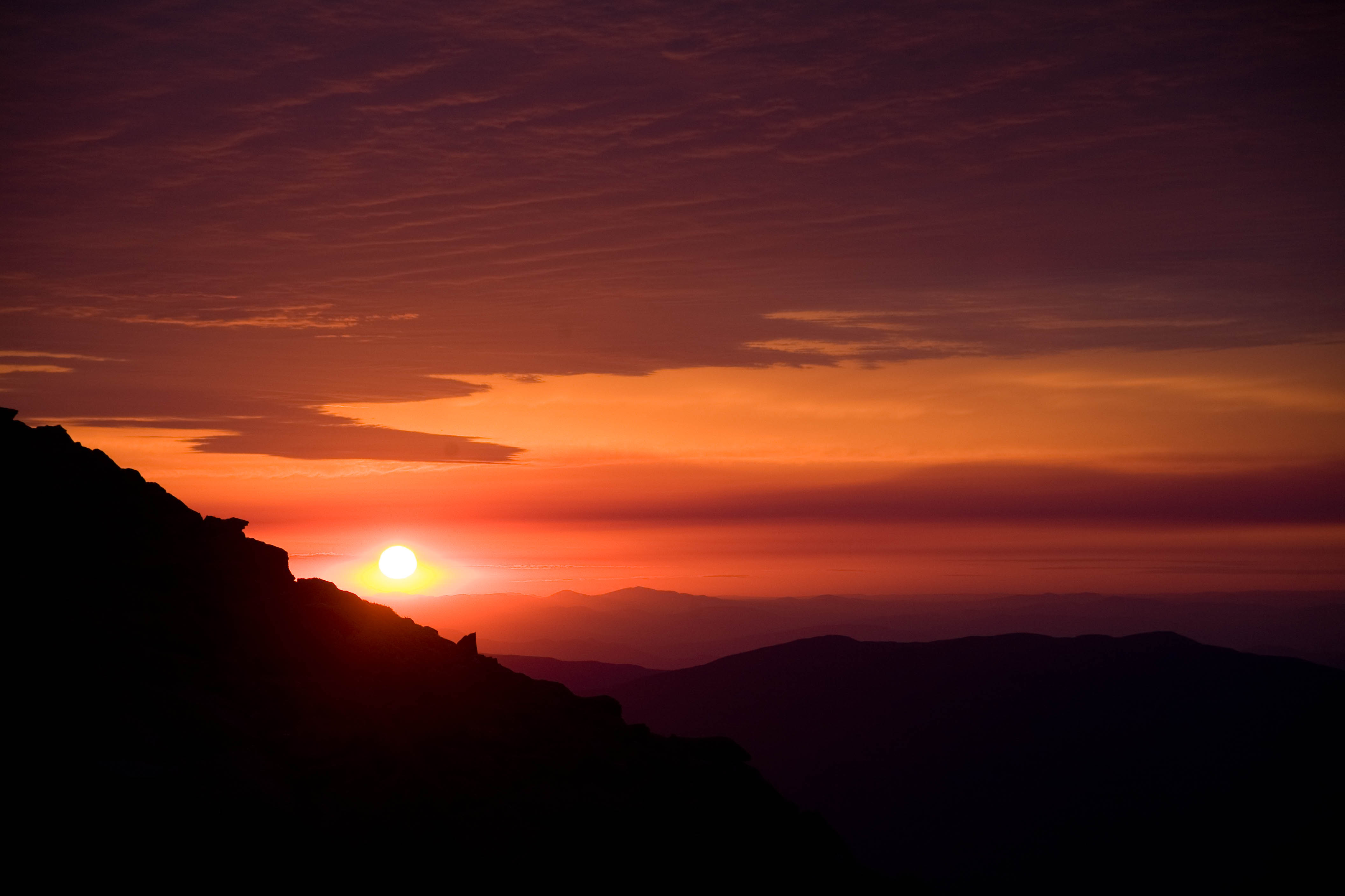 Summit Mt. Washington at Sunrise to Raise Funds for Families of Lost