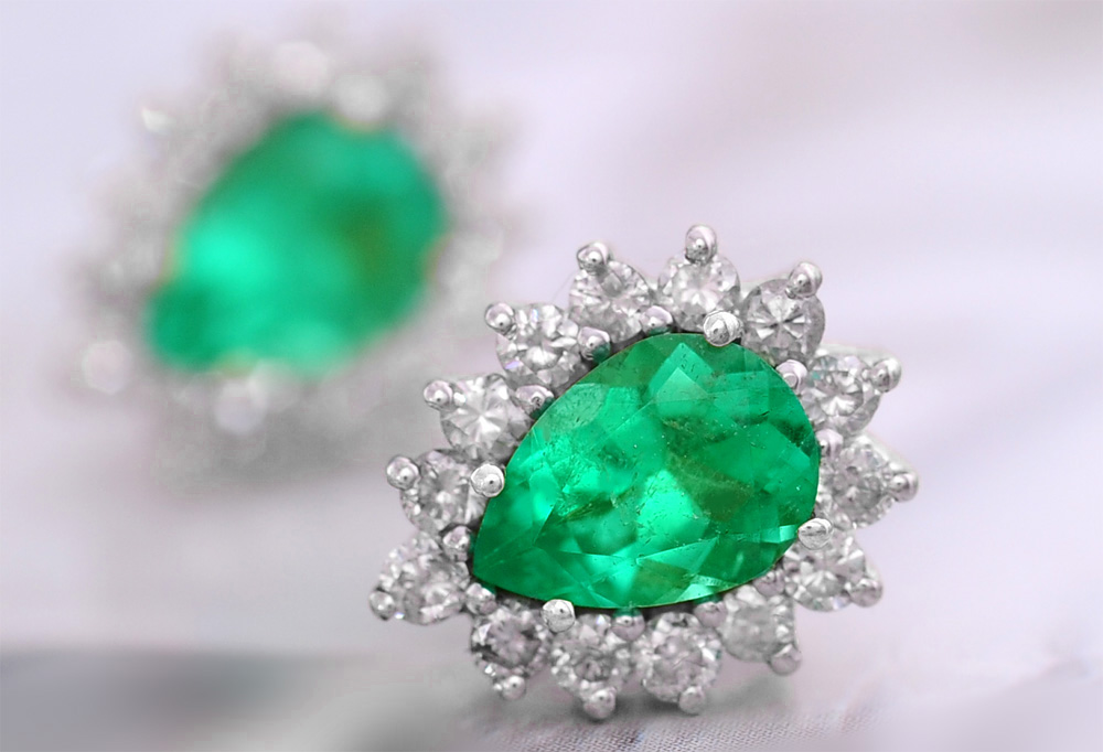 Boyoca Colombian Emerald Stud Earrings