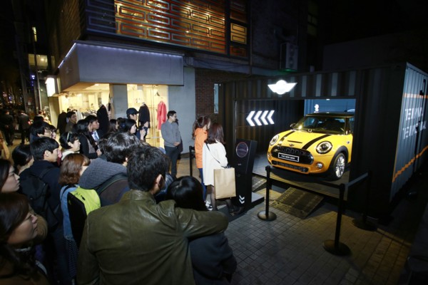 Strada create pop-up driving experience for launch of BMW MINI F56 in South Korea