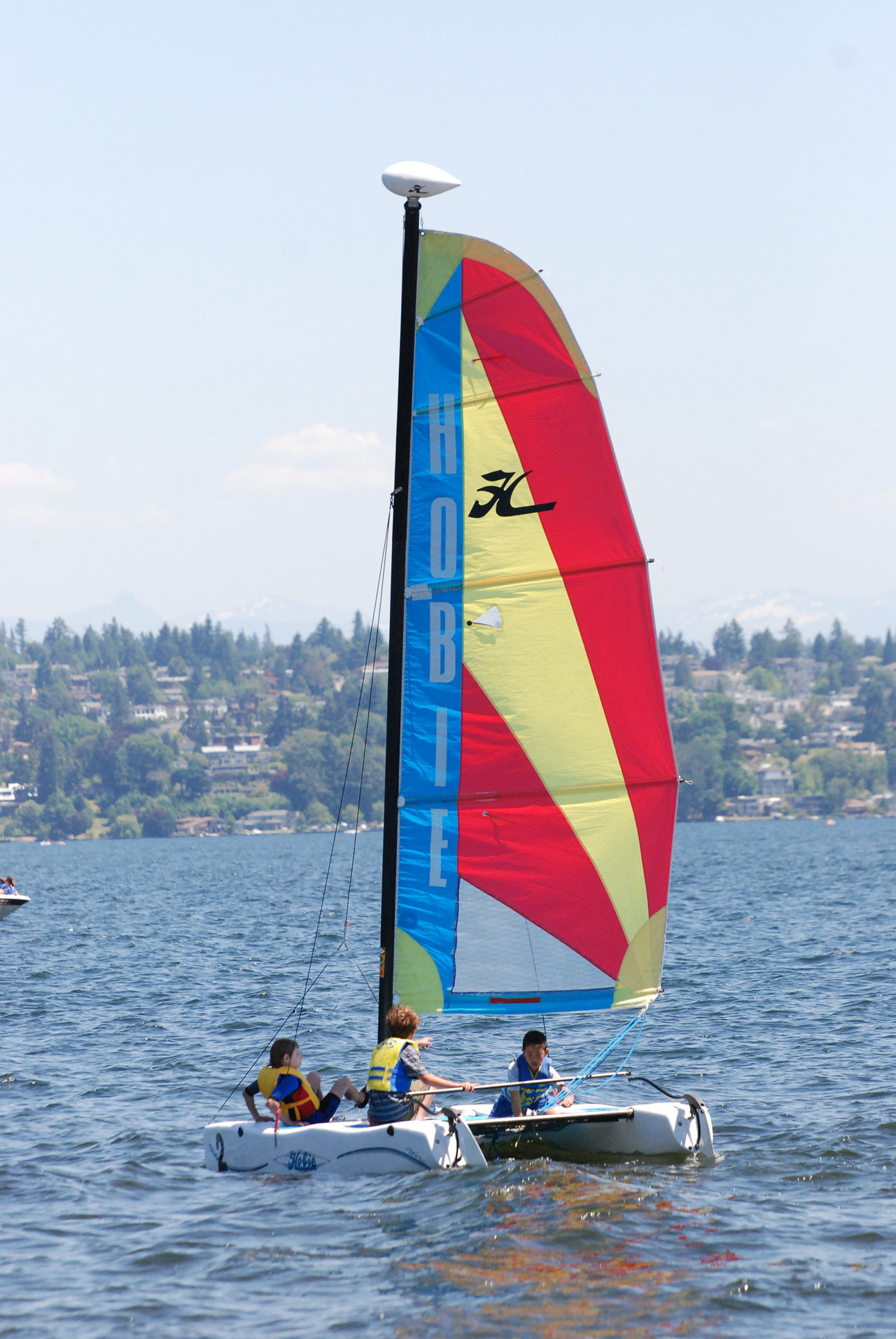 Lake Union Boats Afloat Show offers free sailing lessons on Hobie Cat Waves for kids 8-16