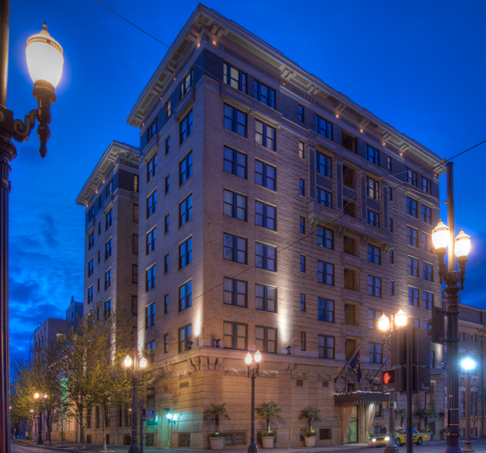 Hotel deLuxe Exterior