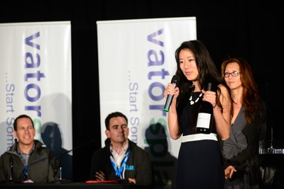 Nanxi Liu founder of Enplug accepts award at Splash Oakland 2014