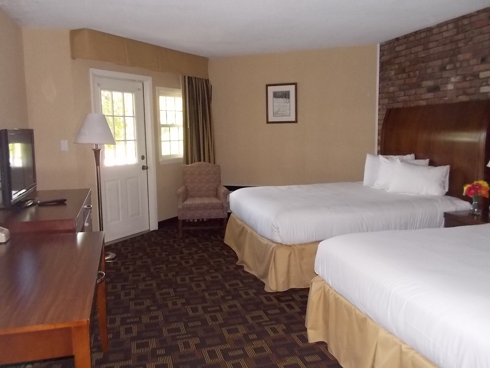 Recently Renovated Guest Rooms at New Life Hiking Spa