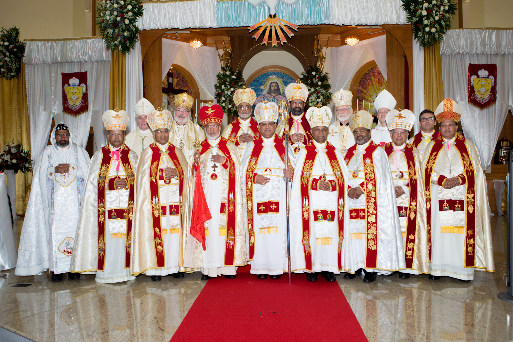 Bishop Joy Alappat with Cardinal Alencherry and other bishops at his Episcopal ordination