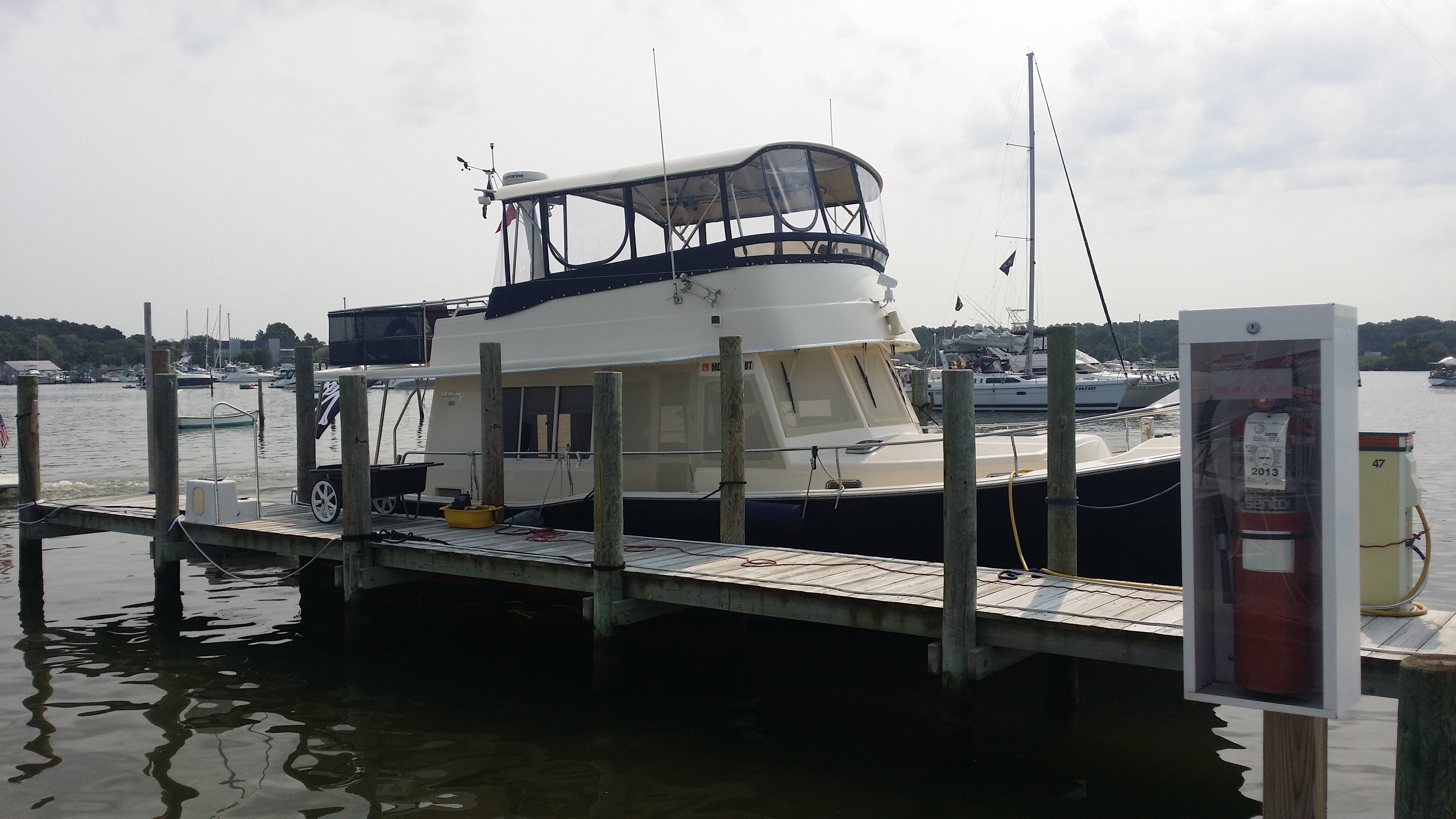 A 40 ft. Mainship Trawler decked out with Seaboard hardtop.
