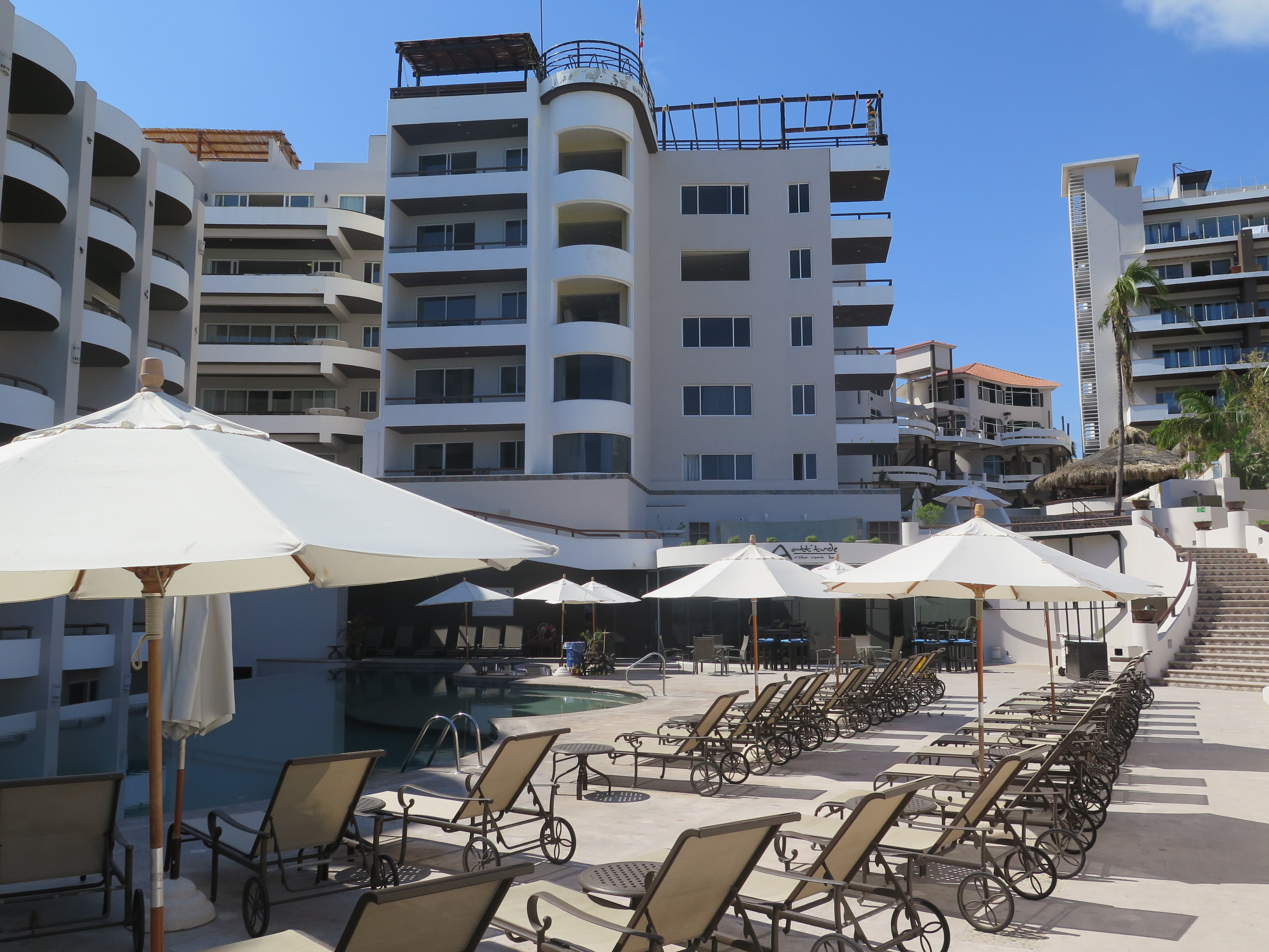 Cabo Villas Beach Resort & Spa Opens Ahead of Schedule Following