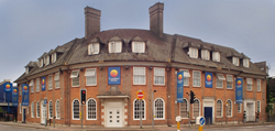 Top rated hotels in luton