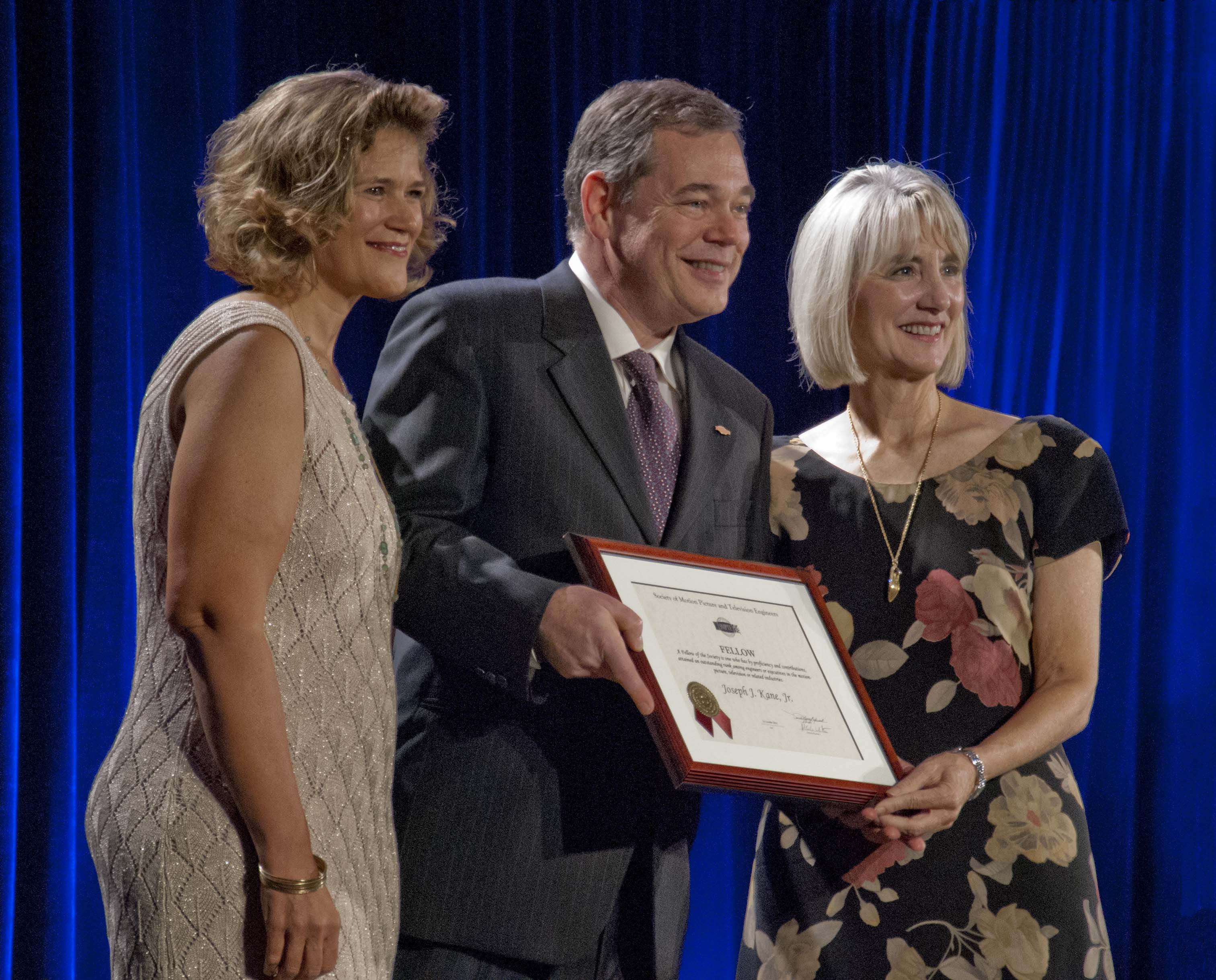 Joe Kane is named a Fellow at The SMPTE Honors & Awards Ceremony, Hollywood Ballroom, 23 October 2014 Barbara Lang, Executive Director of the SMPTE, Joseph Kane, SMPTE Fellow Award, Wendy Aylsworth,