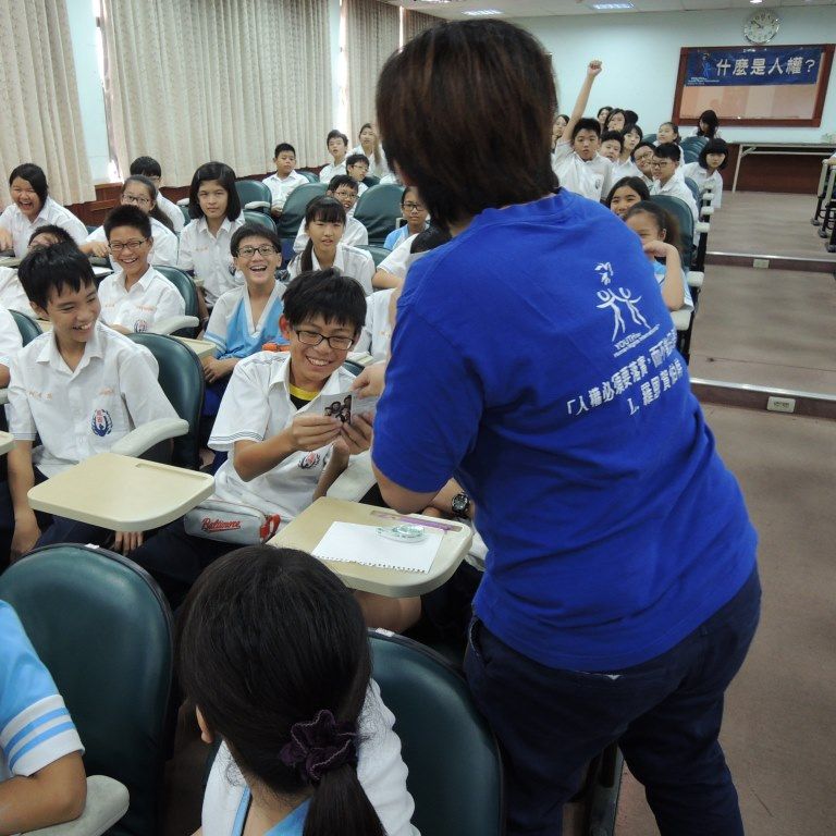 On the International Day of Tolerance, Scientologists provided human rights education in Taiwan schools; such is this junior high school in Kaohsiung.