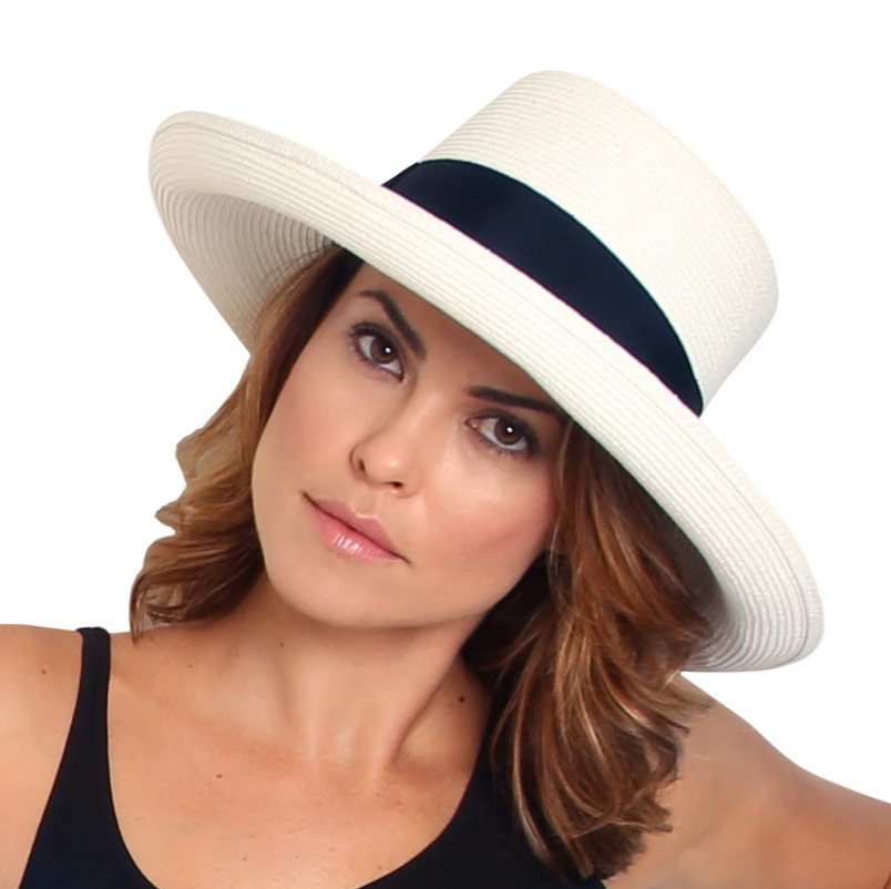 Wears a hat перевод. Famous actresses in Boater hats. Pearl lineups Brim.