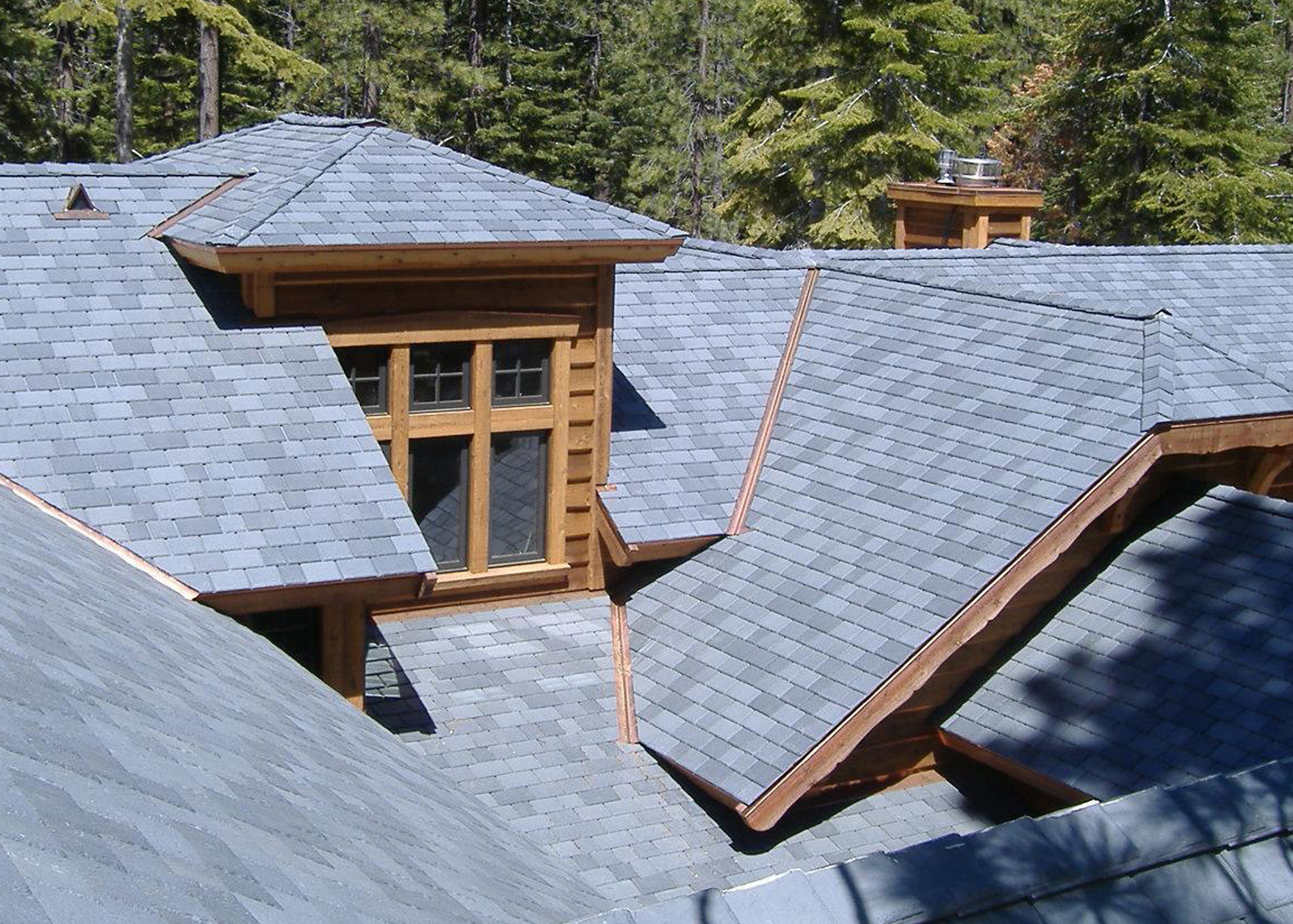 DaVinci Roofscapes Castle Gray blend of roofing tiles.