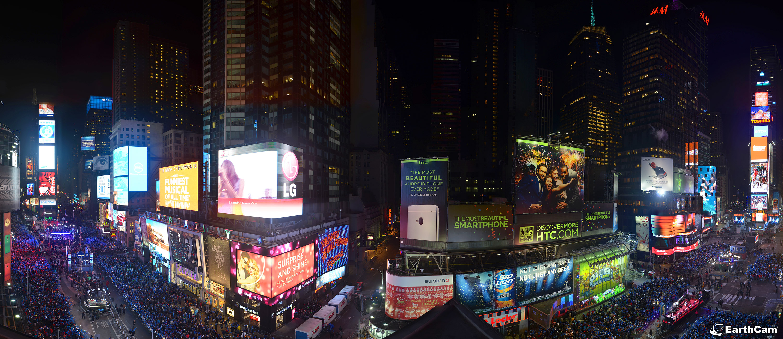 EarthCam's high definition camera took this snapshot during the 2013 New Year's Eve event in Times Square