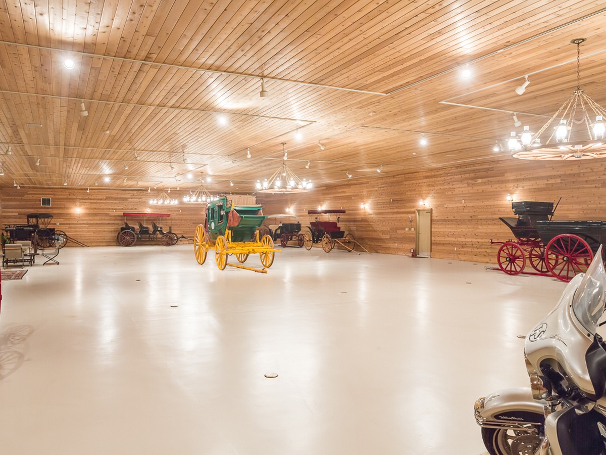 Misty Isle Farms Garage Showroom
