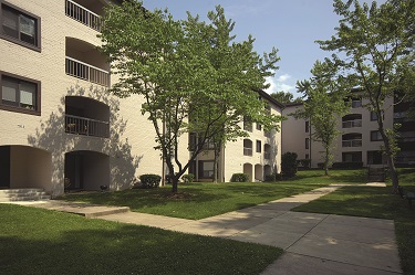 Glen Oaks Apartments in Greenbelt, MD will now be managed by ROSS Companies