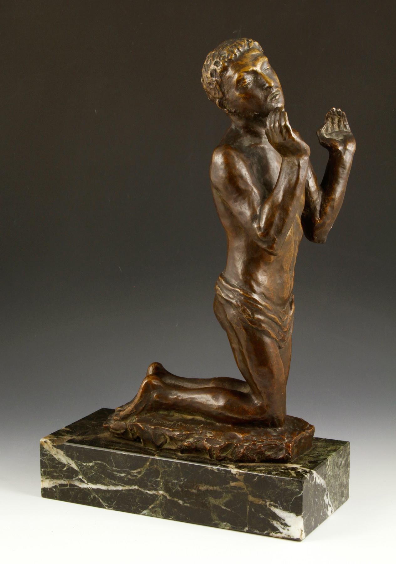 Kuna, Kneeling Figure, Bronze