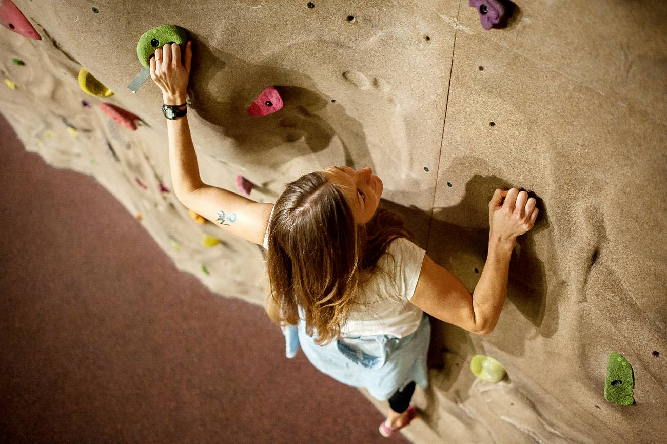 Boulder a problem that's at least a V4 or harder