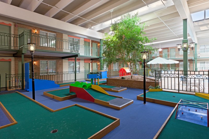 Holiday Inn Frederck - Indoor Golf