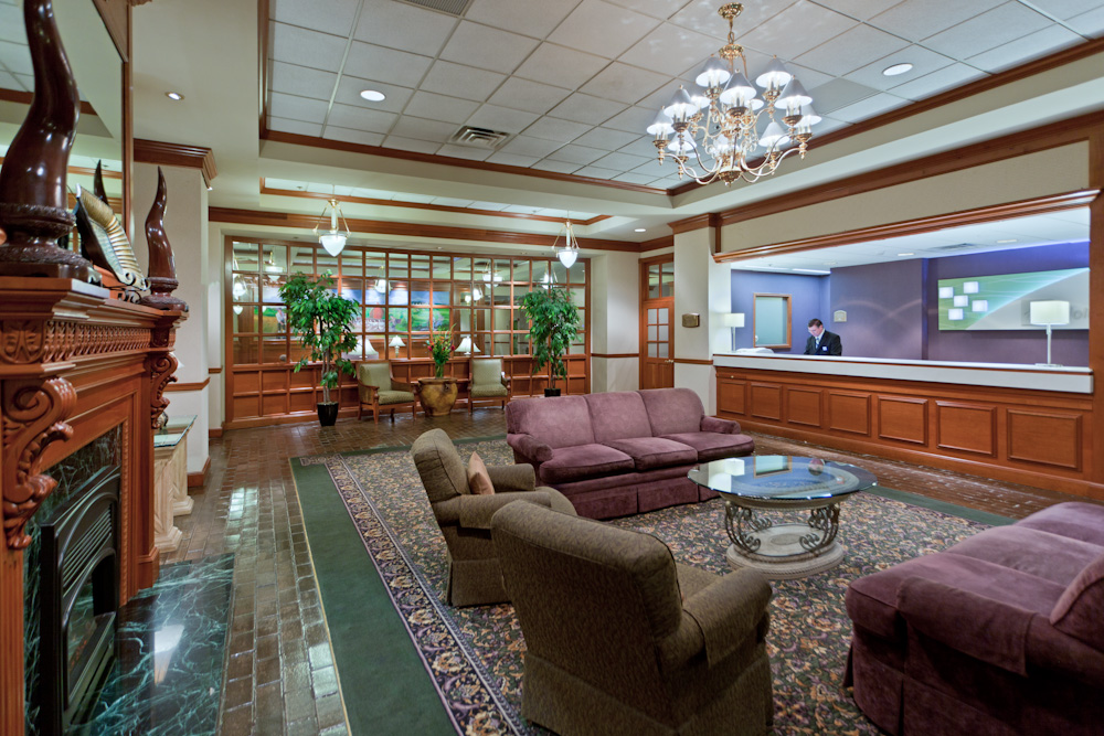 Holiday Inn Frederck -- Lobby