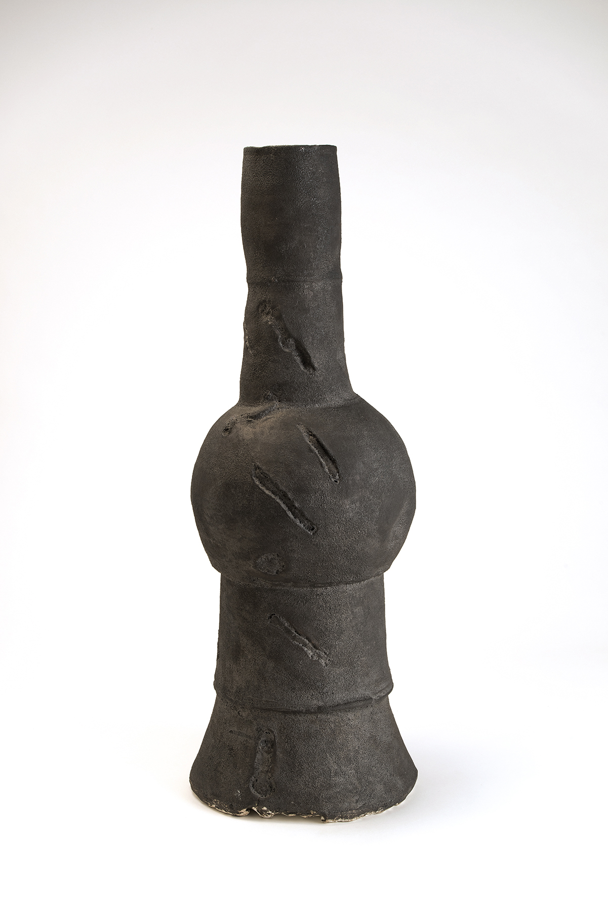 Peter Voulkos, "Ceramic Pot (Steel Pot)," 1968. Stoneware (thrown & shaped). Photo by Craig Smith, courtesy Arizona State University Art Museum.