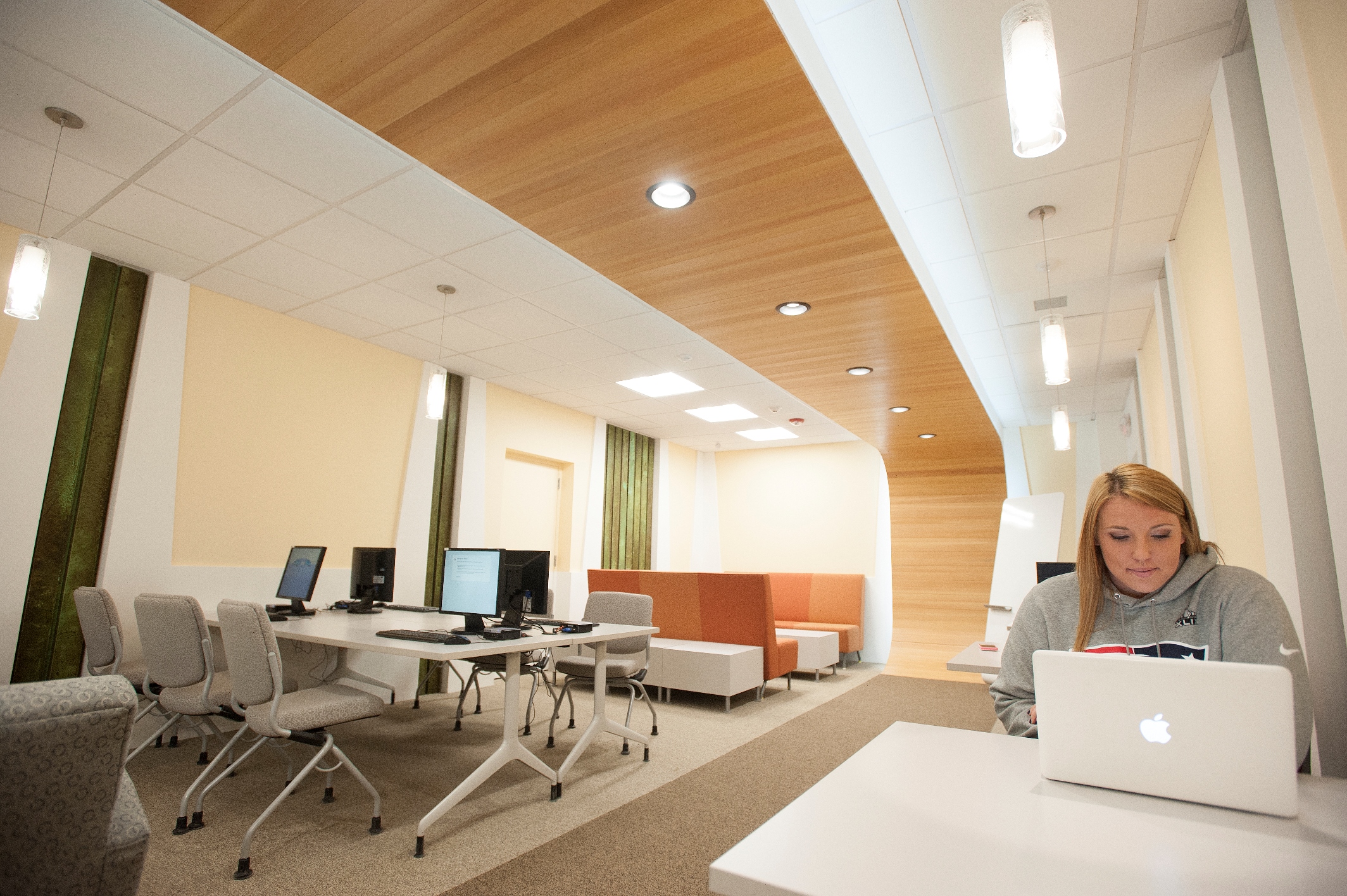 The new Wadleigh Academic Center at Husson University has a comfortable adaptable design that encourages student collaboration and learning.