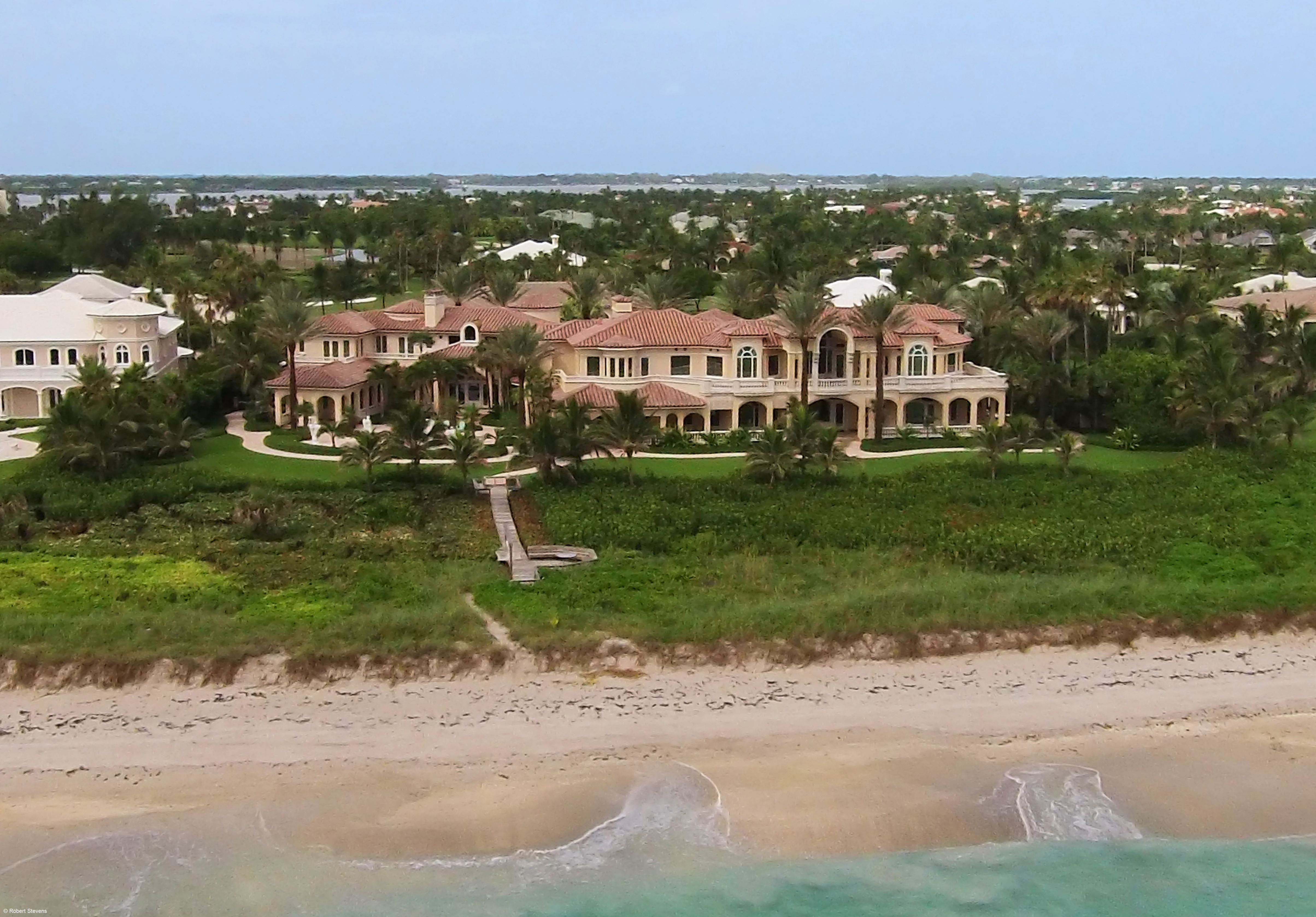 Il Santuario, Sailfish Point, FL: 10-bedroom home with 280 feet of ocean frontage