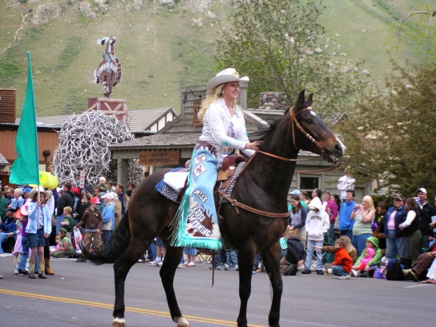 One of the few remaining “horse-drawn” parades in the U.S. takes place on May 23, 2015, around the Jackson Town Square during Jackson Hole’s four-day Old West Days event.