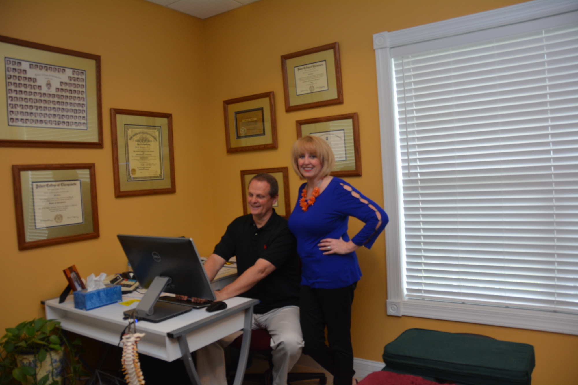 Dr. Dirk Simons and Diane Brinson check out their new Patient Software