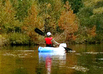 Kayaking, canoeing, hiking, and other outdoor recreation opportunities draw nature enthusiasts to Elvyn Lea Lodge.