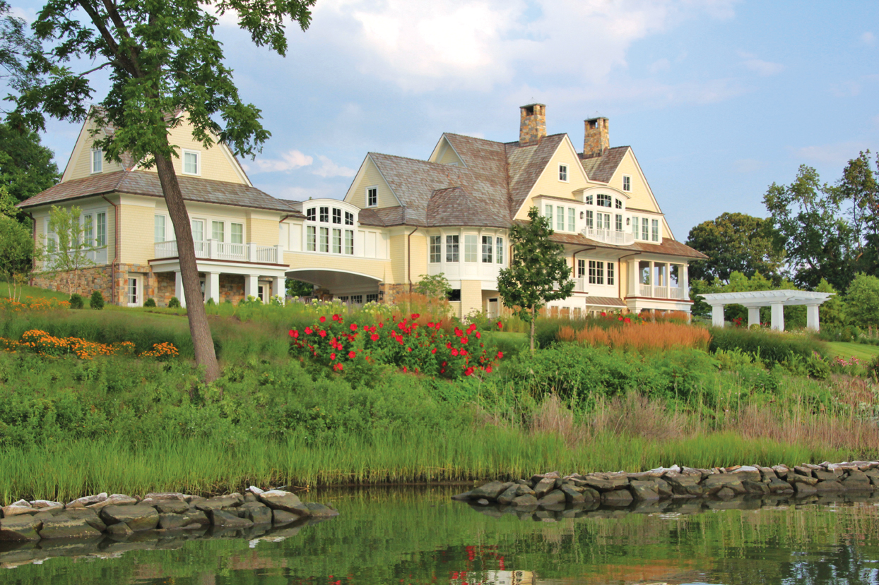 A sprawling Annapolis landscape celebrates its natural surroundings.